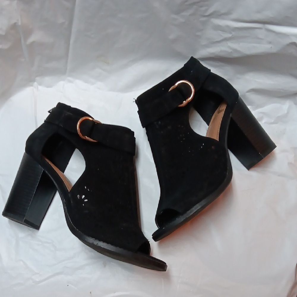 Report Elegant Black Women's Block Heeled Sandals Size 7